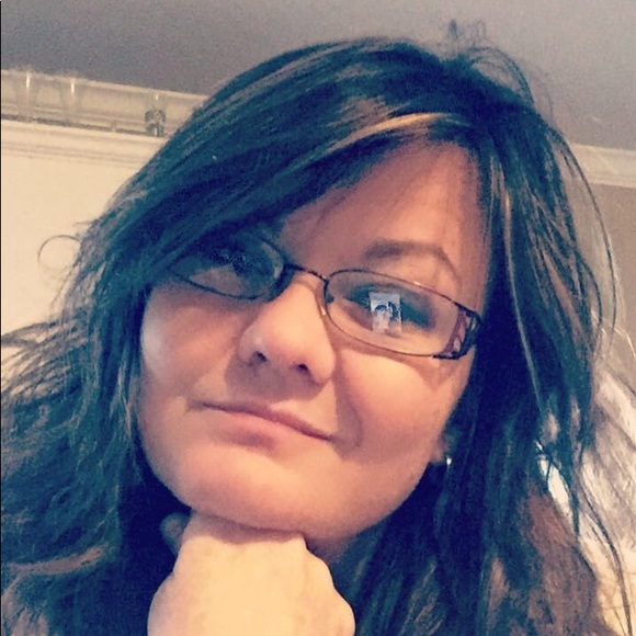 Meet your Posher, Carla - Picture 1 of 1